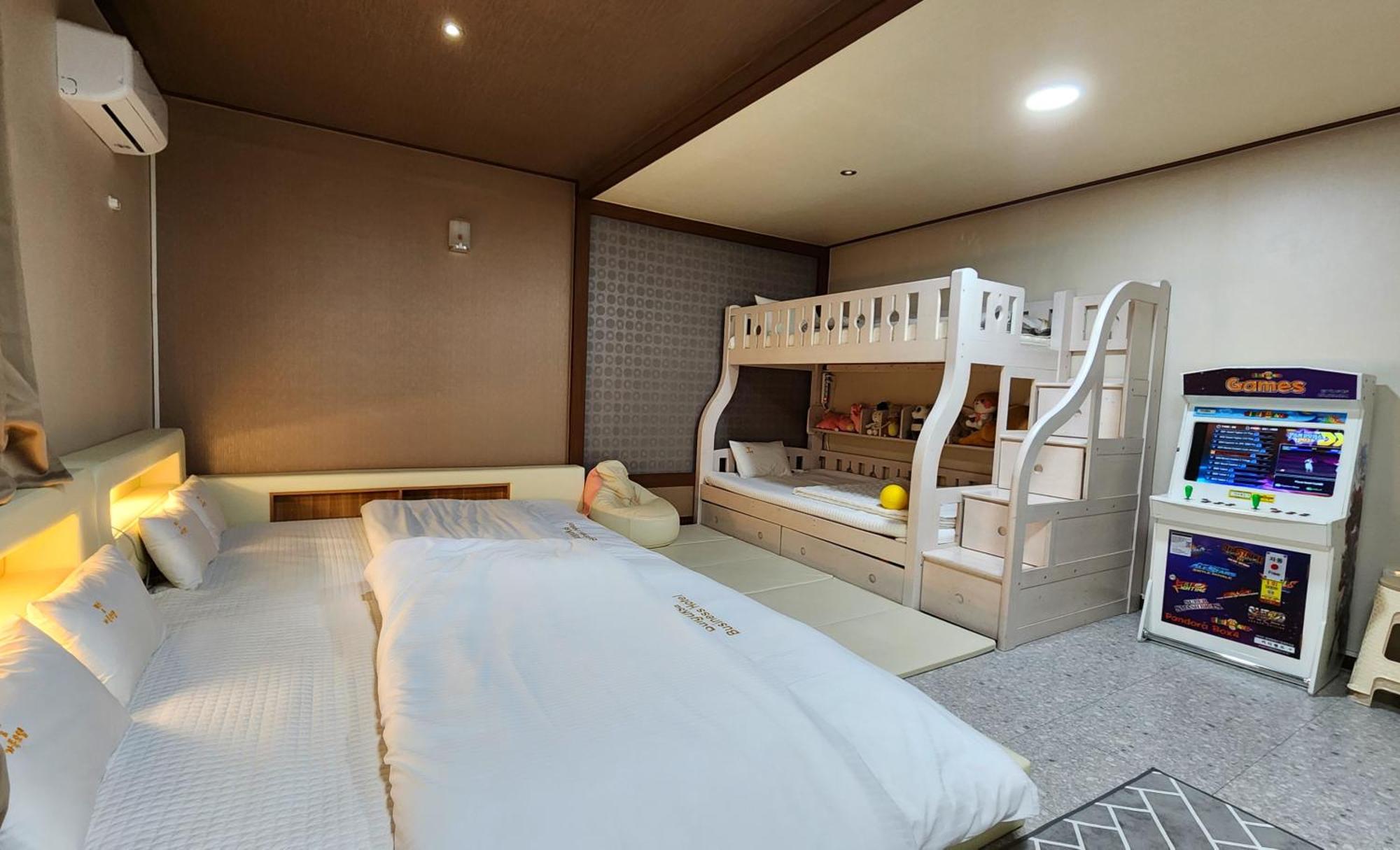 Kids & Family Hotel Gyeongju Exterior photo